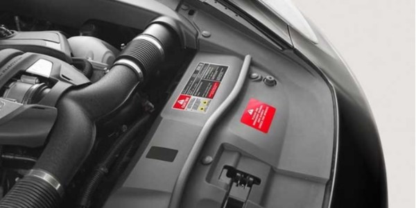 汽車發動機標簽用什麽不幹膠（jiāo）材料？就用PET不幹膠