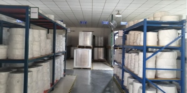 在雨季時不幹膠（jiāo）材（cái）料的儲存、加工和使用