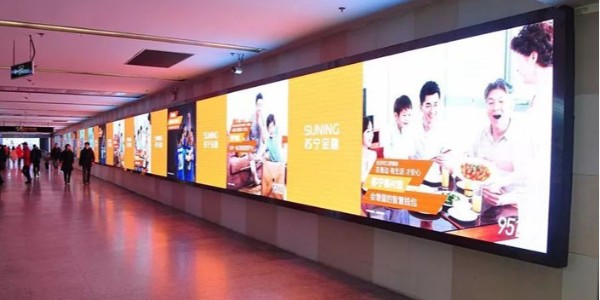 公交車身廣告是（shì）用哪種（zhǒng）不幹膠材料製作而成？